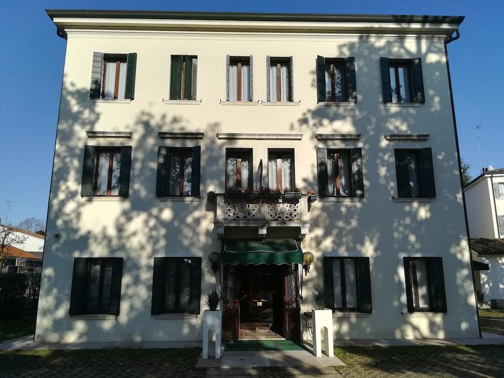 Hotel Scala Тревизо Экстерьер фото