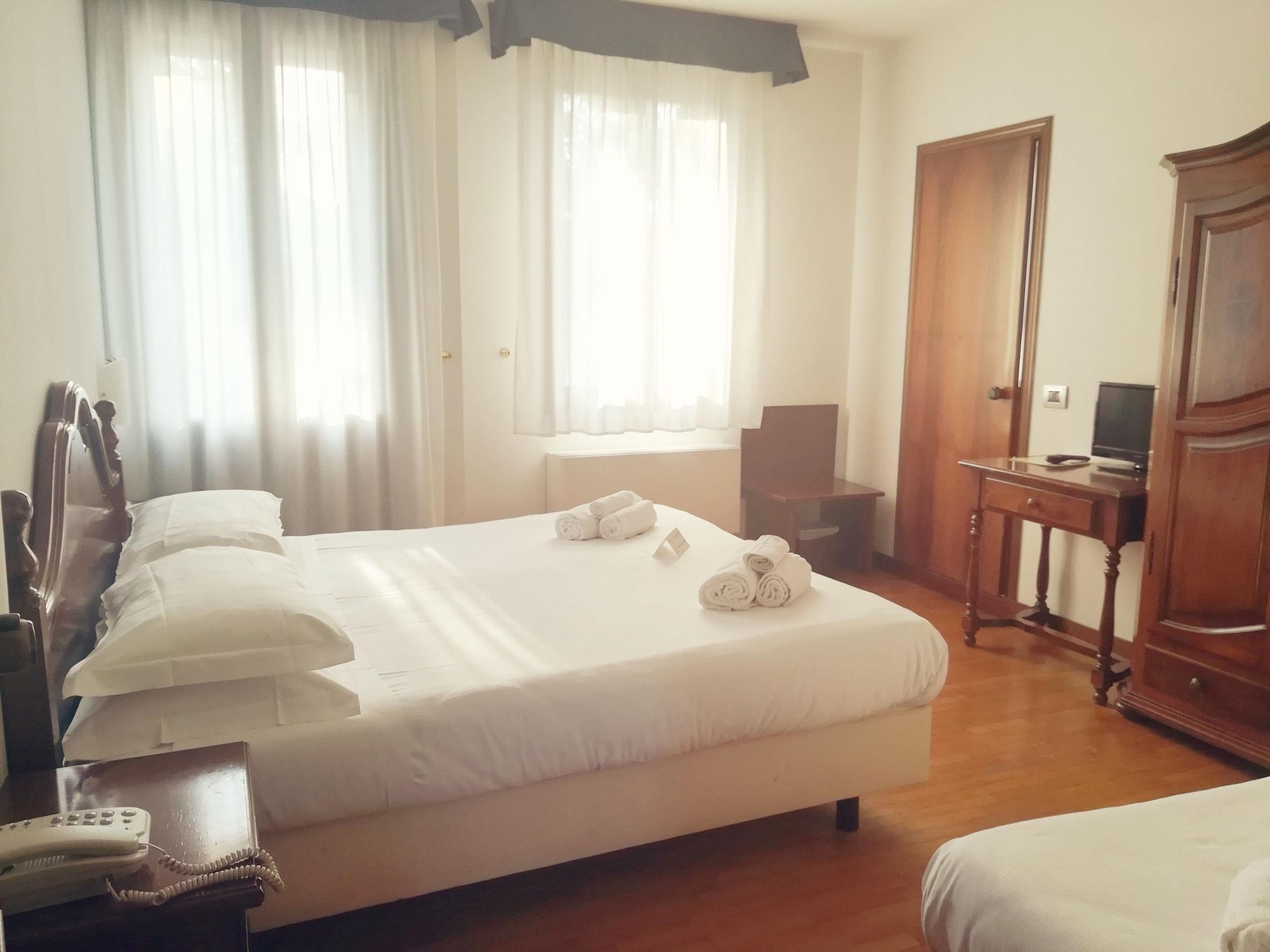 Hotel Scala Тревизо Экстерьер фото